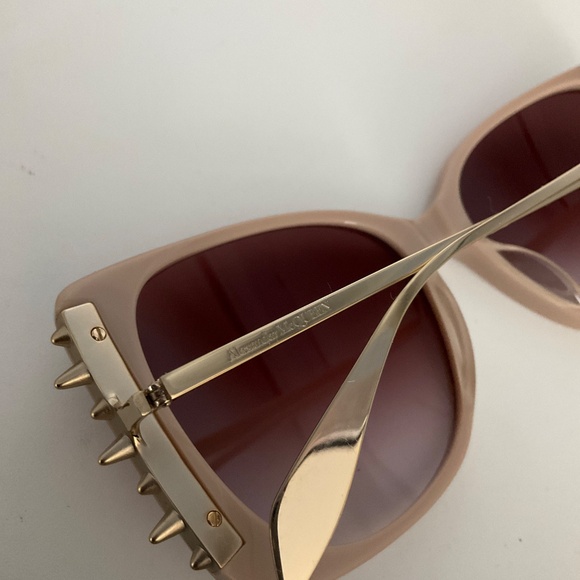 ALEXANDER MCQUEEN Sunglasses AM0340S 003 - Picture 3 of 5
